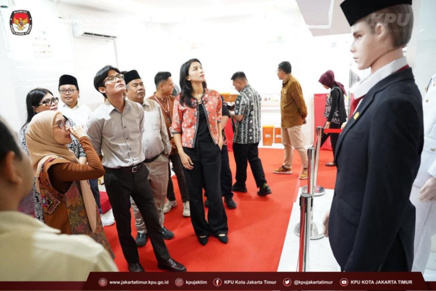Anggota KPU RI August Mellaz Berkunjung ke KPU Jakarta Timur dan Museum Perjalanan Pemilu